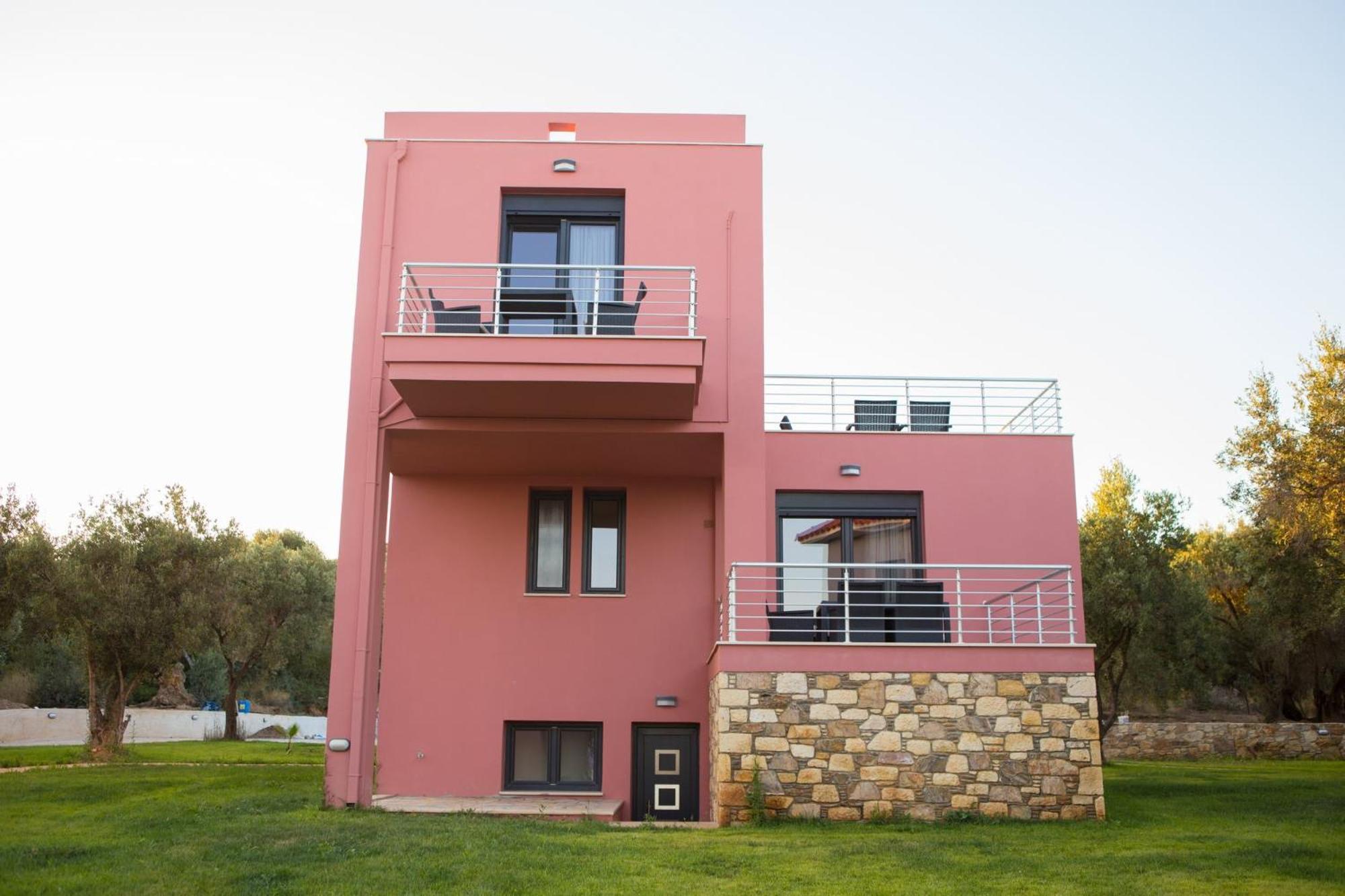 Blue Waves Luxury Suites By The Sea Plomari Bagian luar foto