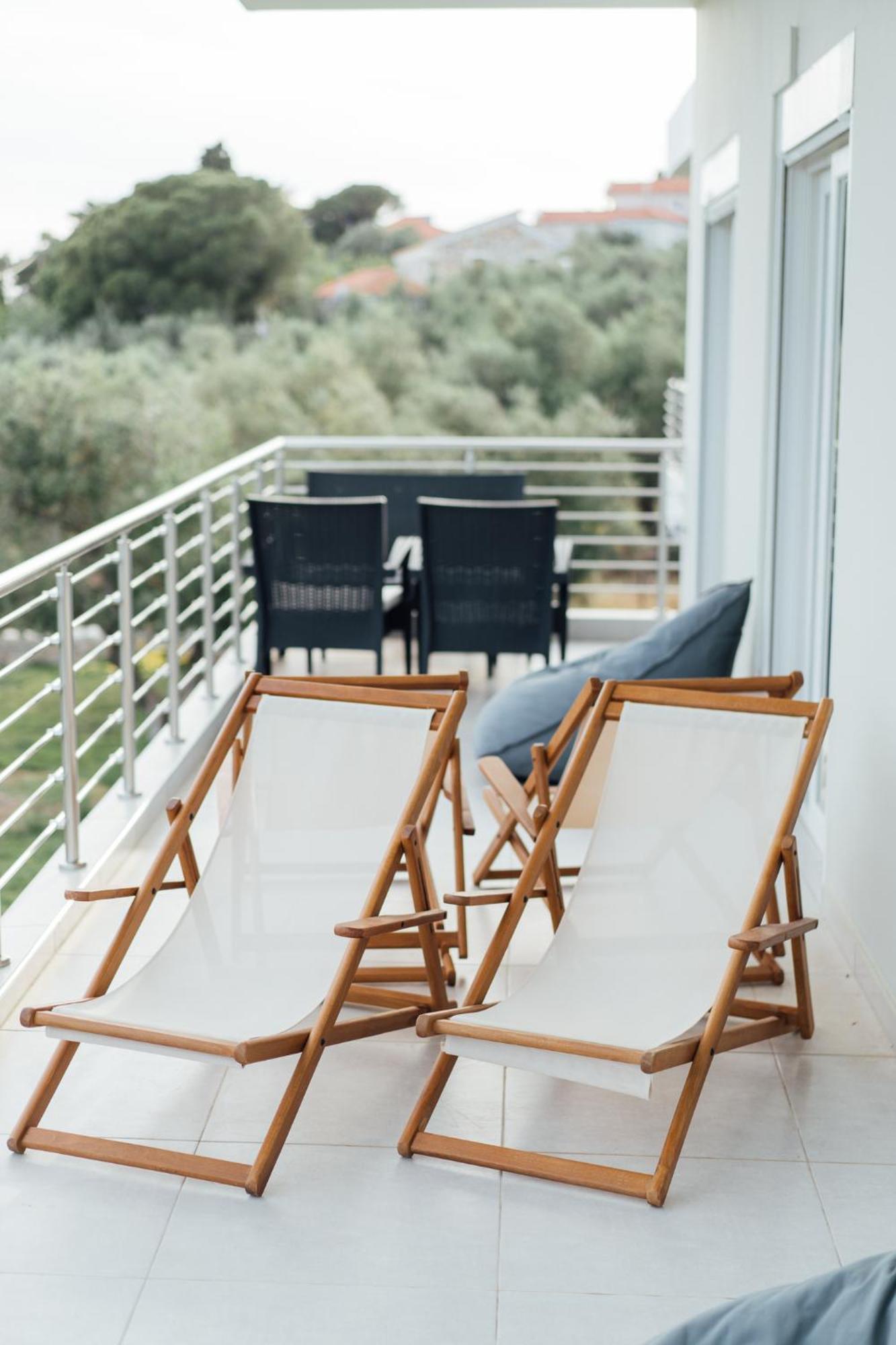 Blue Waves Luxury Suites By The Sea Plomari Bagian luar foto