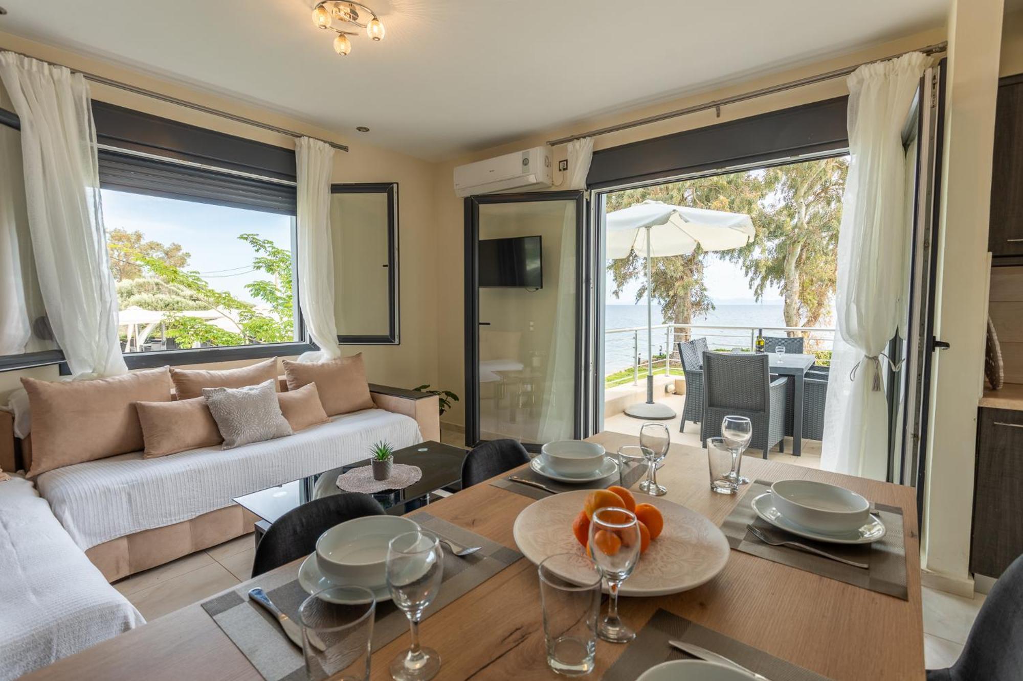 Blue Waves Luxury Suites By The Sea Plomari Bagian luar foto