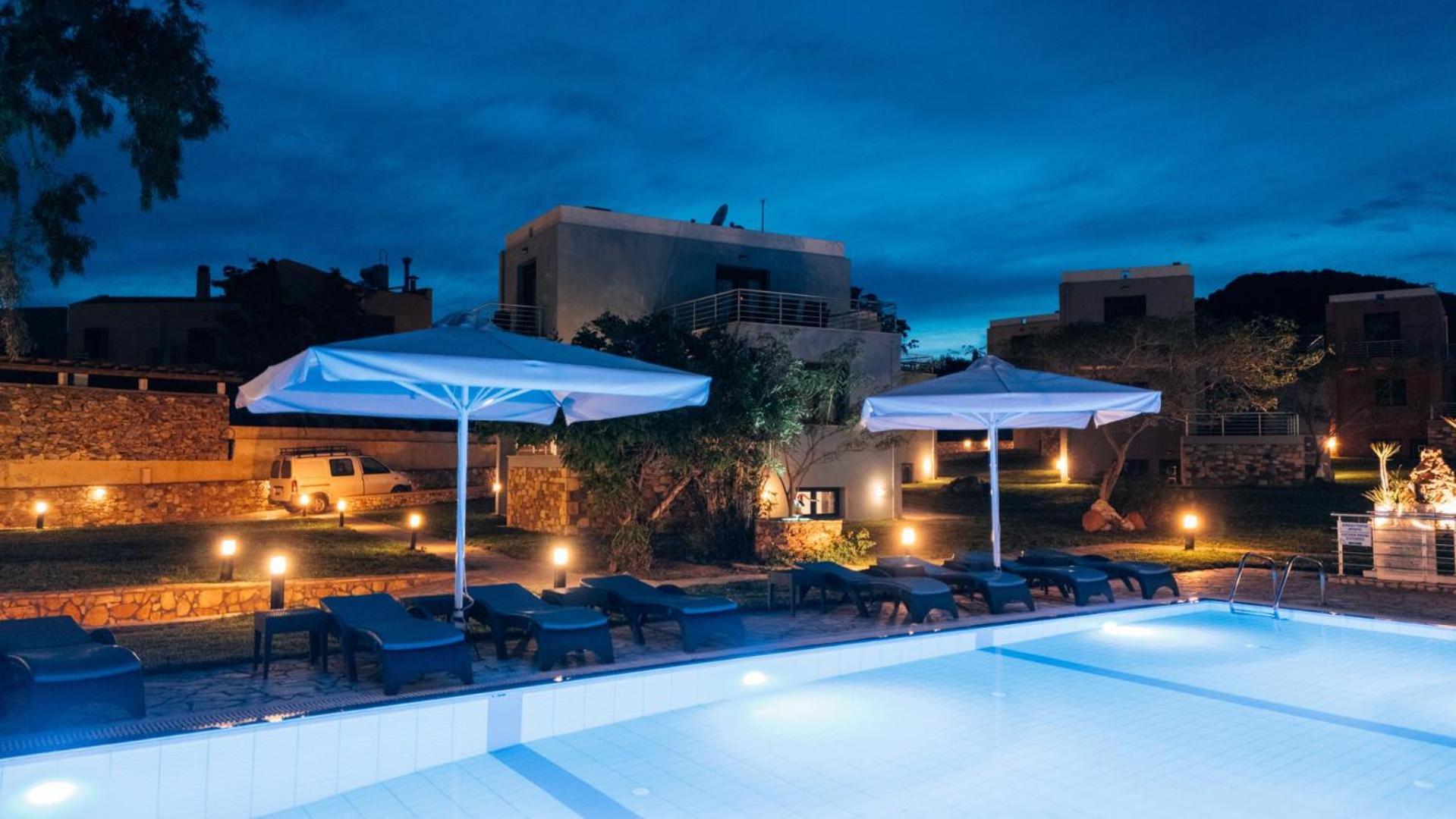 Blue Waves Luxury Suites By The Sea Plomari Bagian luar foto